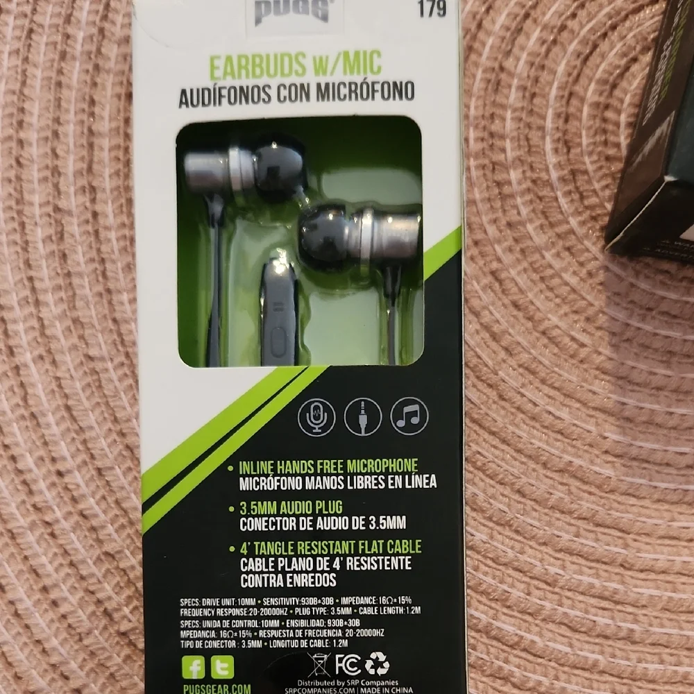 PUGS 3-Port Fast Charger and Earbuds Set - Black and Green